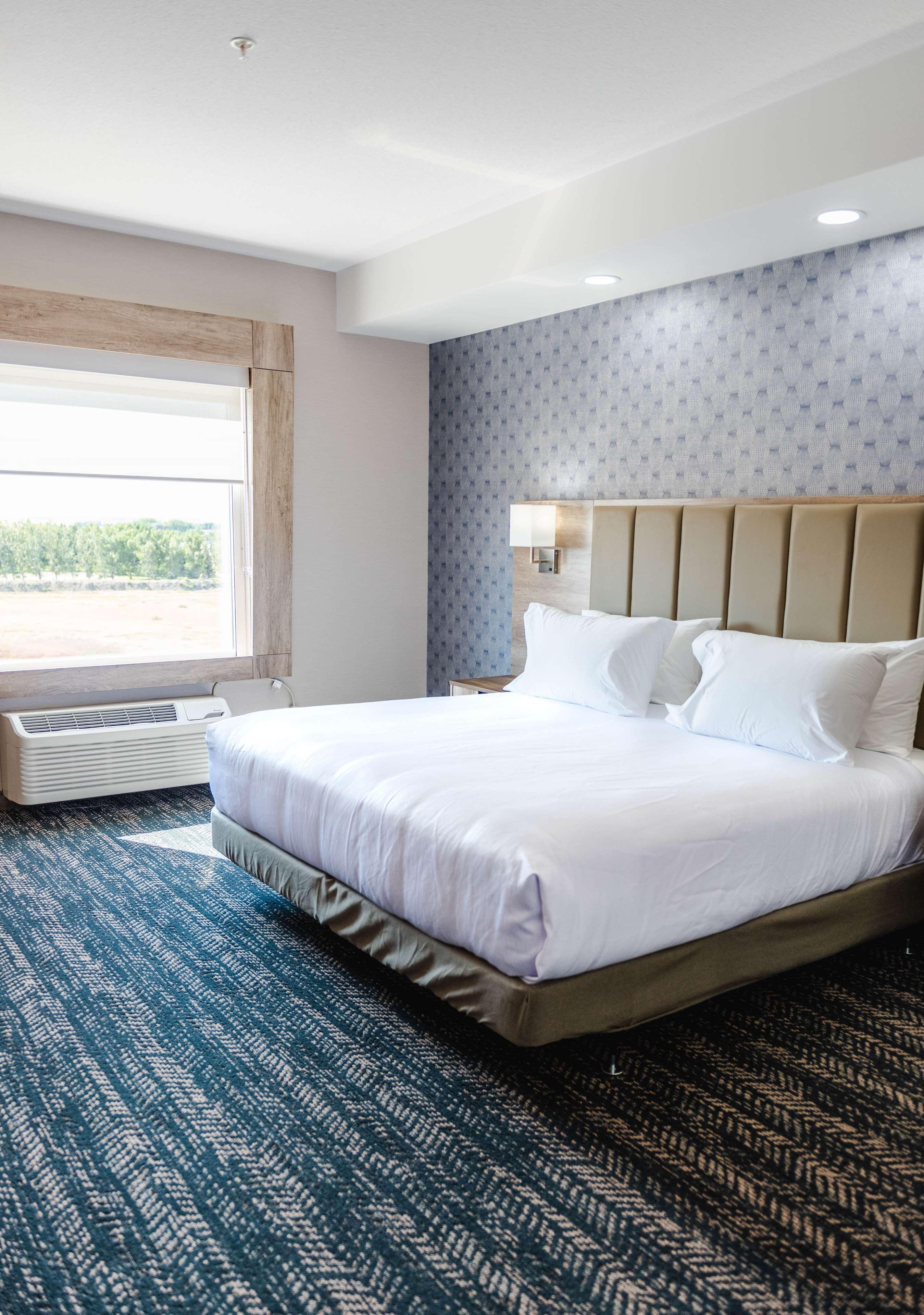 เบสต์ เวสเทิร์น พรีเมียร์ เอ็กเซกคิวทีฟ Hotel เมดิซีนแฮท ภายนอก รูปภาพ